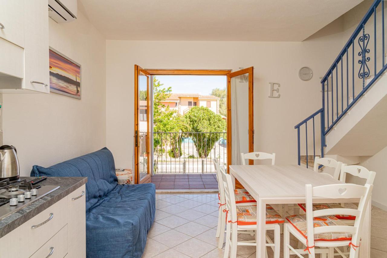 Appartamento Residenziale Trilocale 6 Posti Letto Via Oristano Сан Теодоро Екстериор снимка