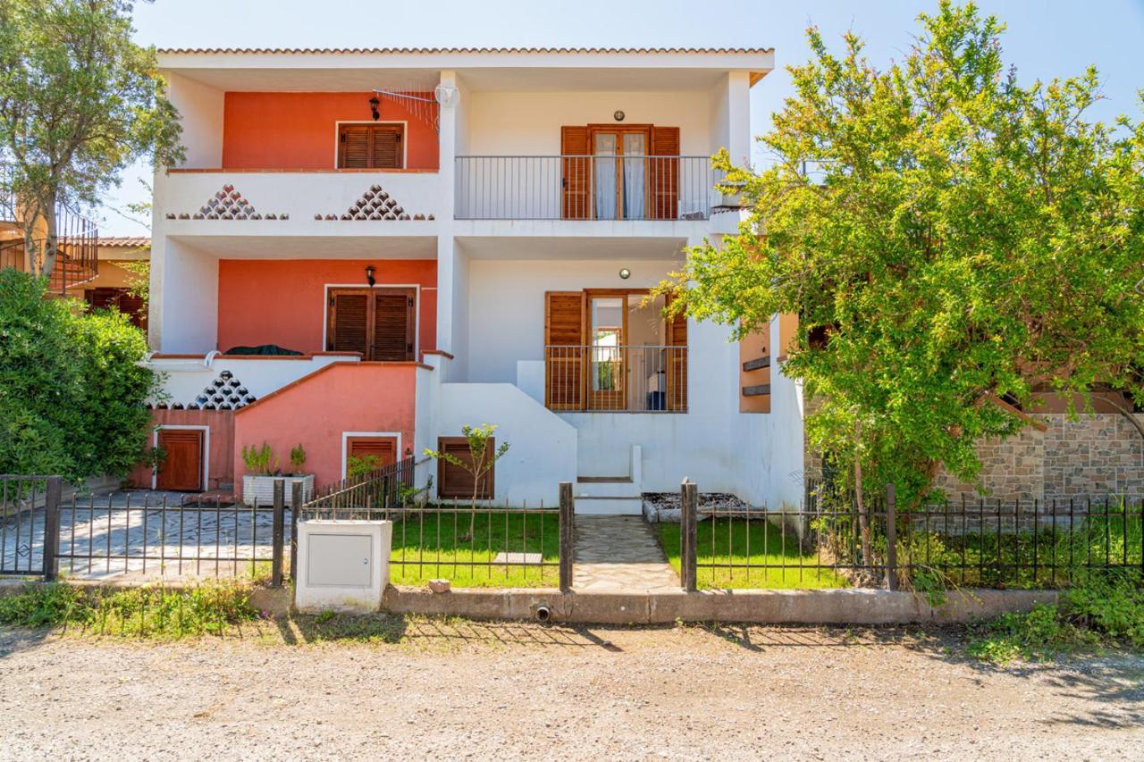 Appartamento Residenziale Trilocale 6 Posti Letto Via Oristano Сан Теодоро Екстериор снимка